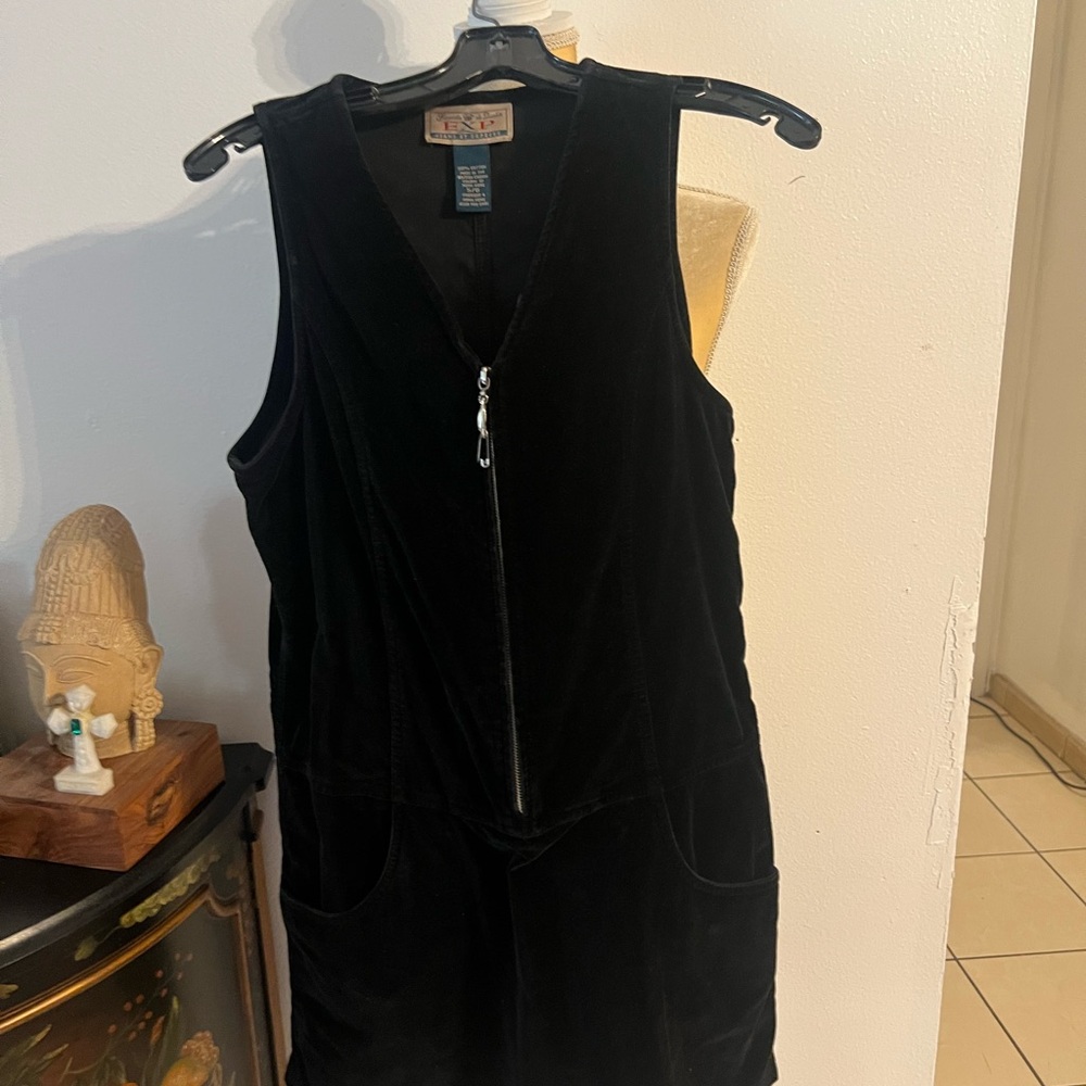 Black Sleeveless Zip-Up Dress